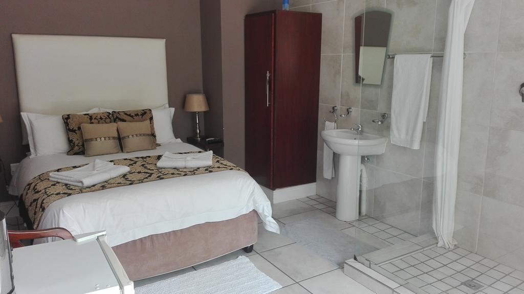 Gemutlich Guesthouse Upington Bagian luar foto