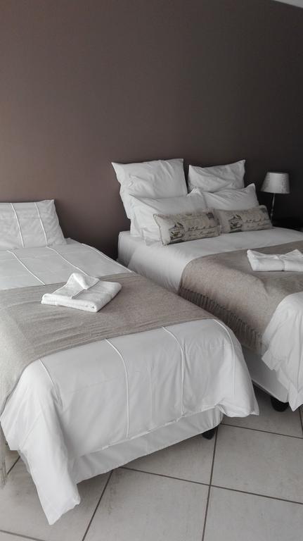 Gemutlich Guesthouse Upington Bagian luar foto