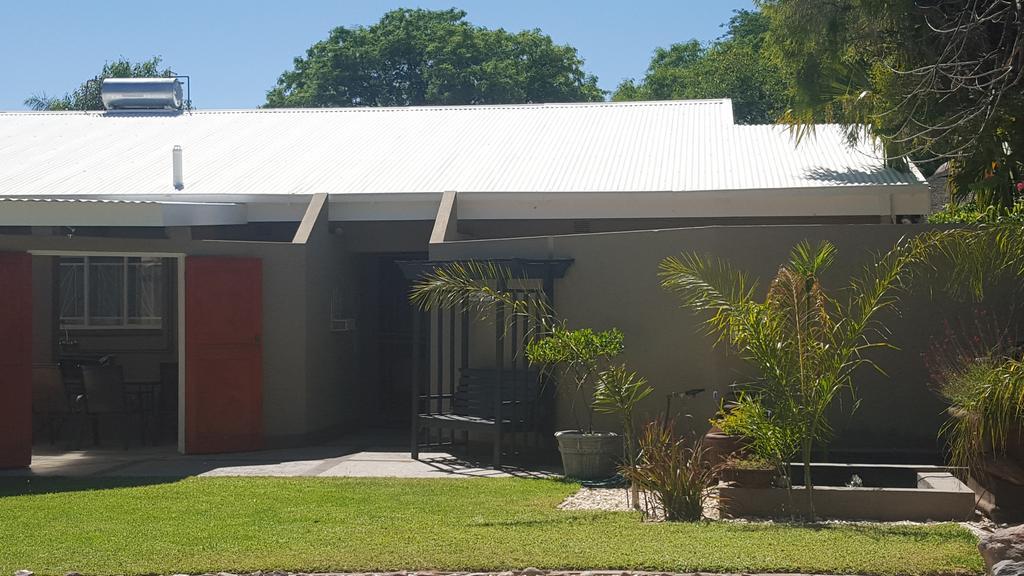 Gemutlich Guesthouse Upington Bagian luar foto