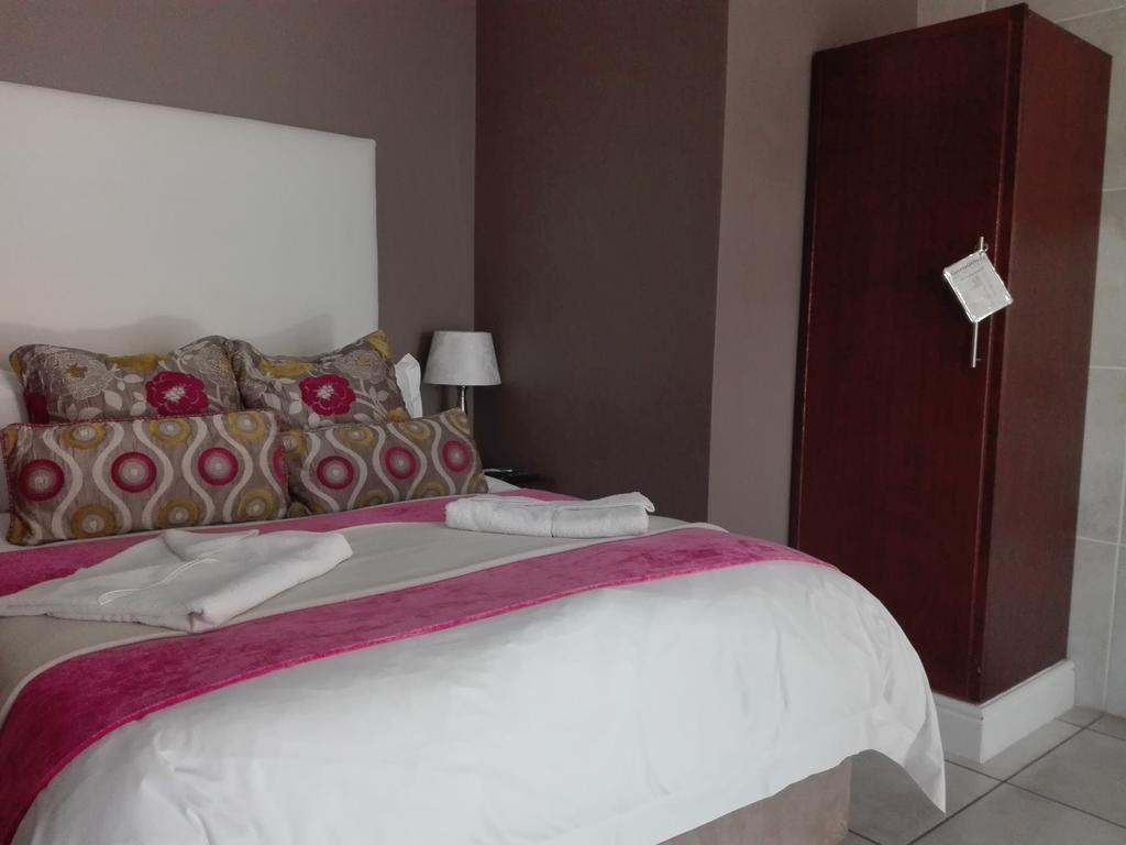 Gemutlich Guesthouse Upington Bagian luar foto