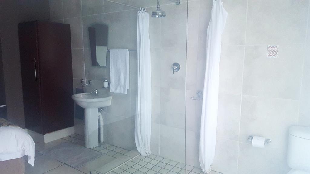 Gemutlich Guesthouse Upington Bagian luar foto