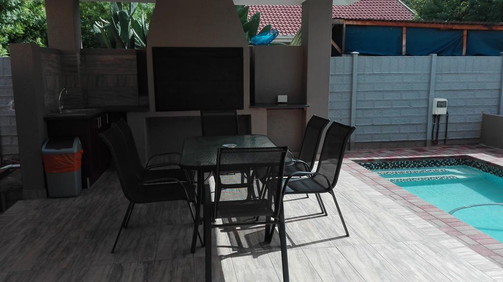 Gemutlich Guesthouse Upington Bagian luar foto